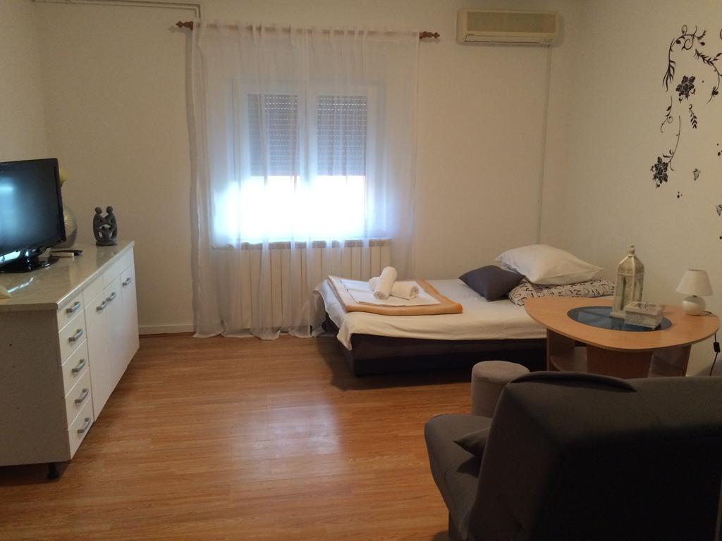Apartment T&J Zara Esterno foto